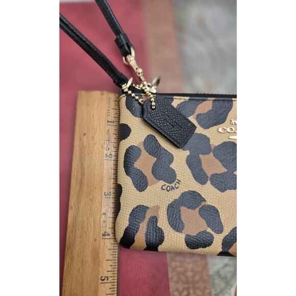 Coach Corner Zip Wristlet CBP22 Gold Black Leopard Print Pebble Leather - Picture 7 of 8